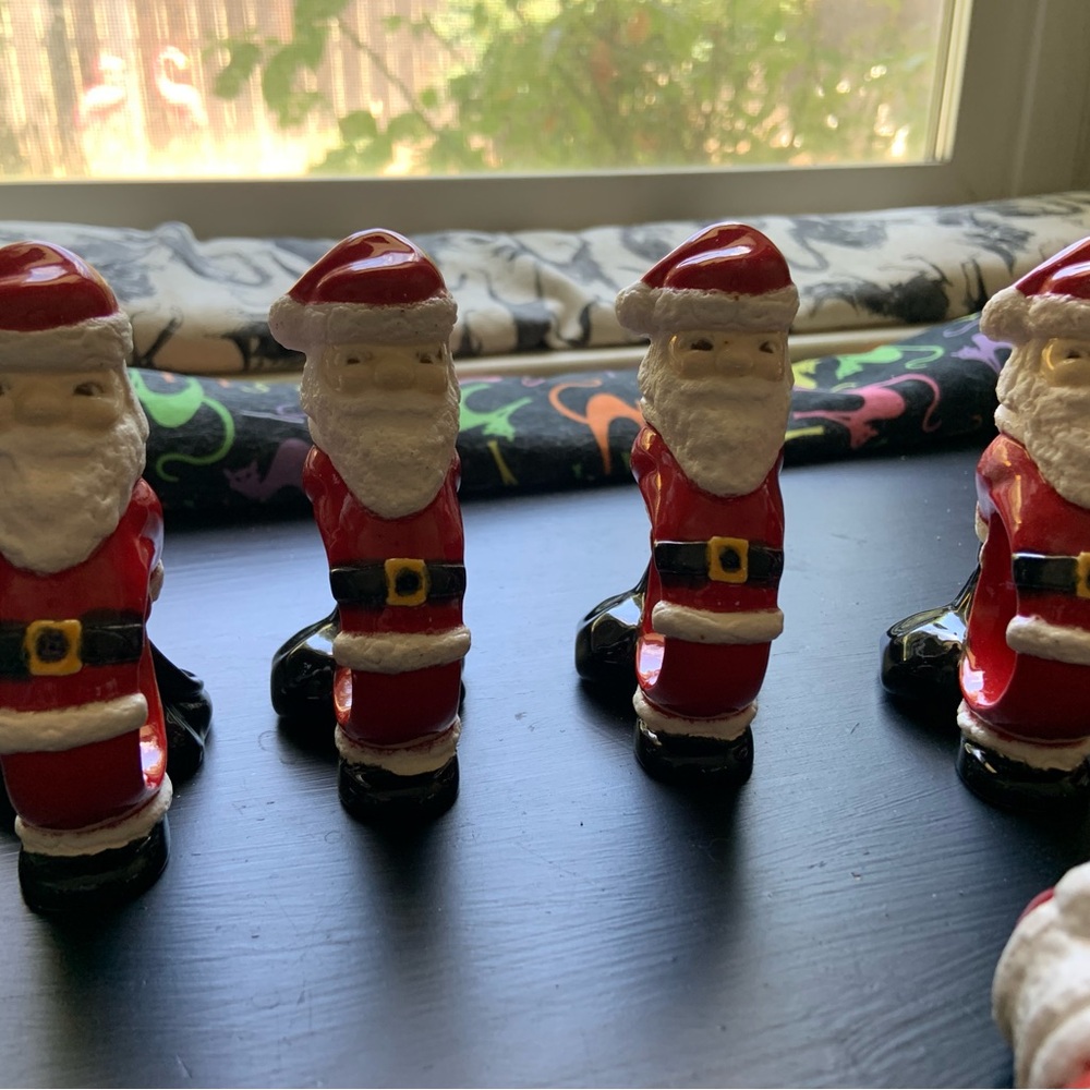 Santa Claus Napkin Rings Set - Picture 2 of 4